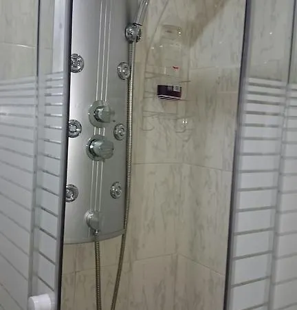 شقة Plaza Del Oeste 4 Dormitorios, 2 Banos , Parking *