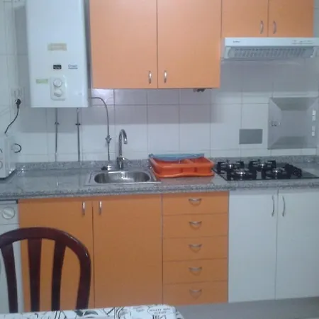 Apartamento Plaza Del Oeste 4 Dormitorios, 2 Baños , Parking