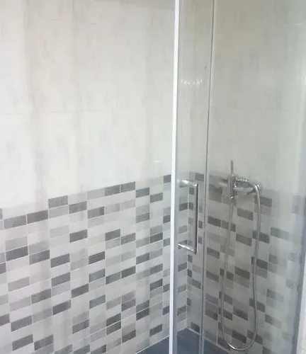 Plaza Del Oeste 4 Dormitorios, 2 Banos , Parking Appartement