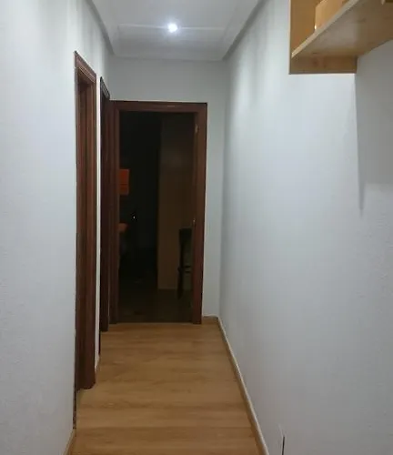 Plaza Del Oeste 4 Dormitorios, 2 Banos , Parking * Salamanque