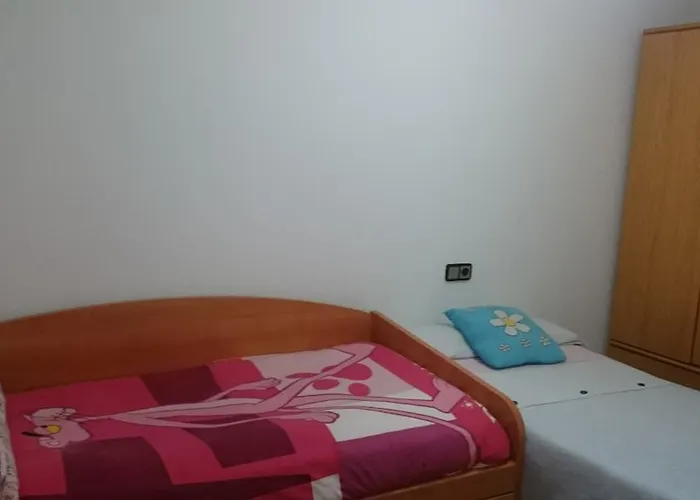 Plaza Del Oeste 4 Dormitorios, 2 Banos , Parking Appartement